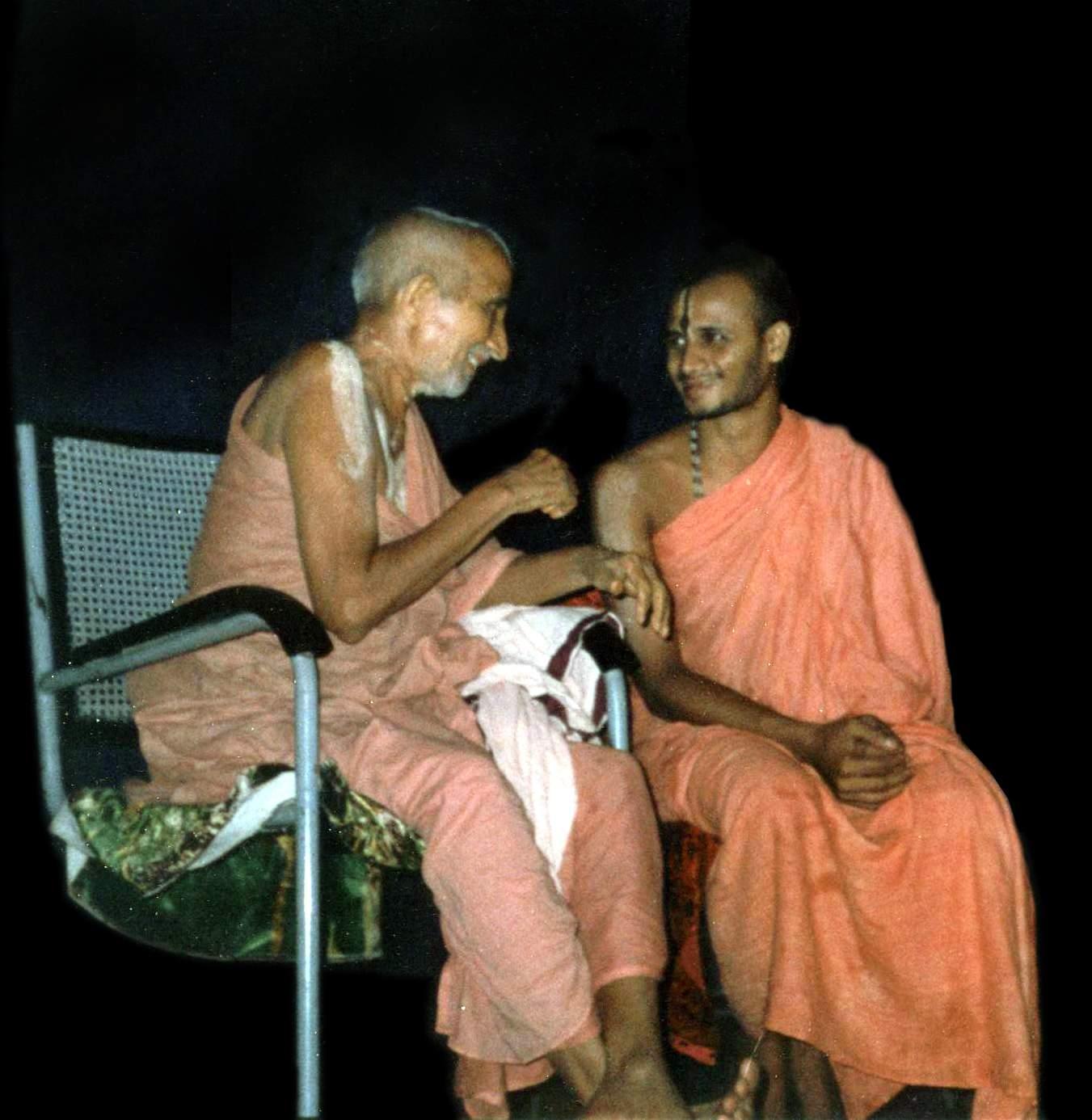 sri 1008 Sri Satyapramoda Teertharu -3